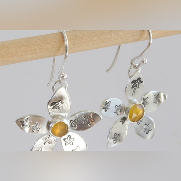 Handmade Flower sterling silver earrings - Picture 5 of 8